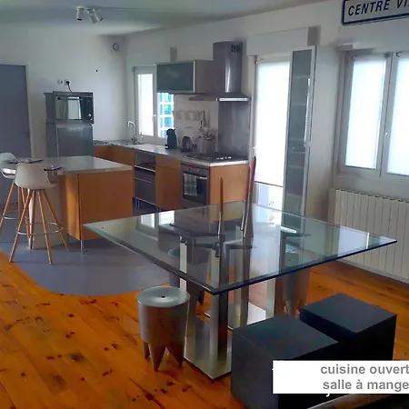 아파트 Large Duplex With Terrace