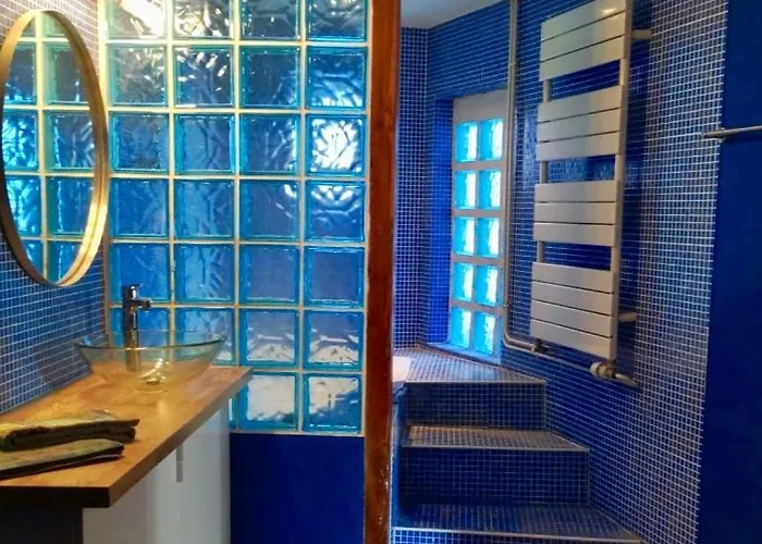 Large Duplex With Terrace *