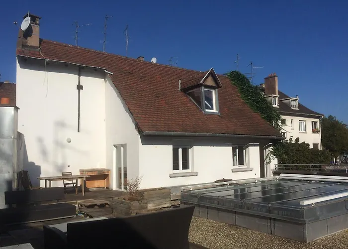 Large Duplex With Terrace *