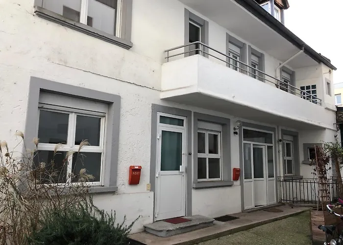 Large Duplex With Terrace